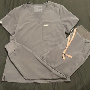 Figs Grey Jogger Scrub Set